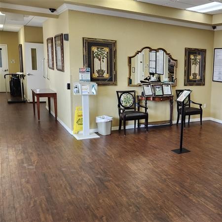 WellMed at SE Lakeland Interior Photo
