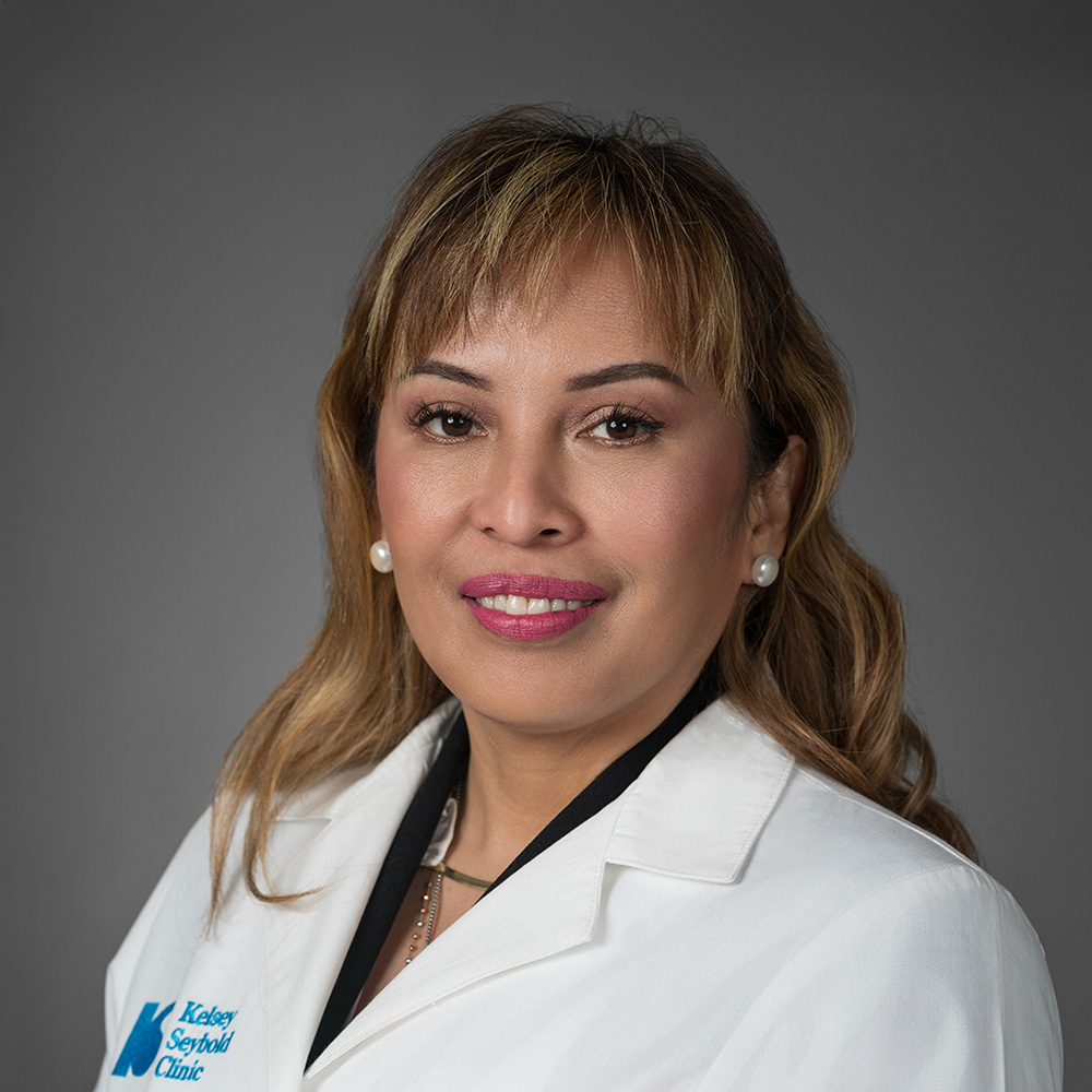 Gina Mercado, NP practices Nurse Practitioner in Spring