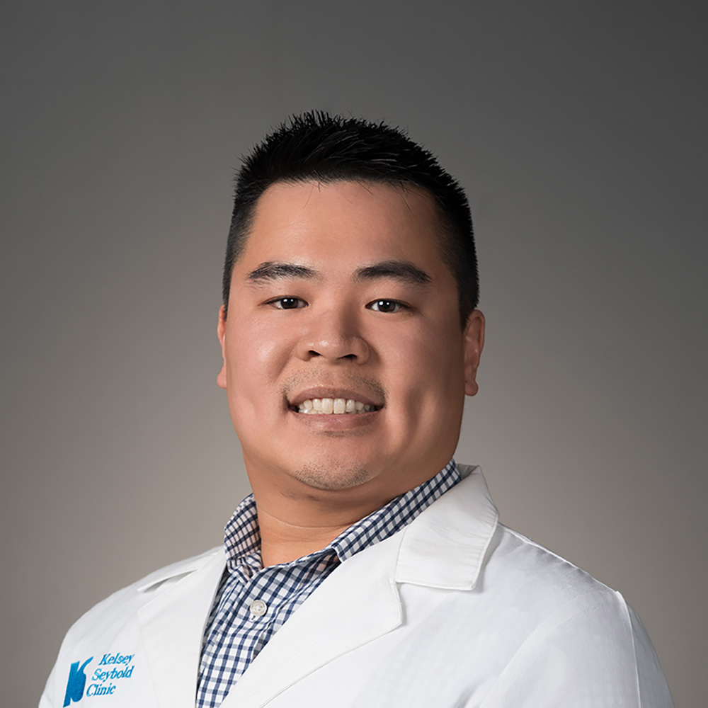 Ryan Giang, DO practices Sports Medicine in Houston