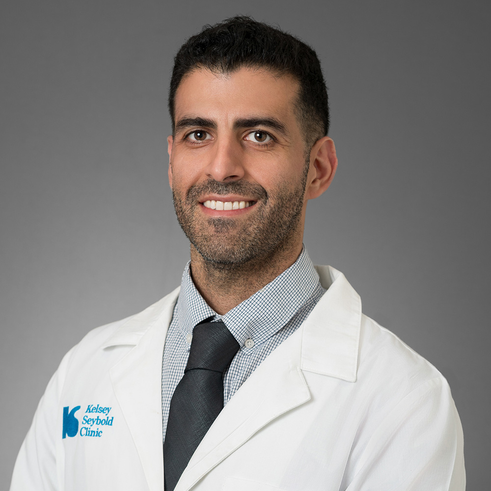 Omeed Paknejad, MD practices Family Medicine in Houston