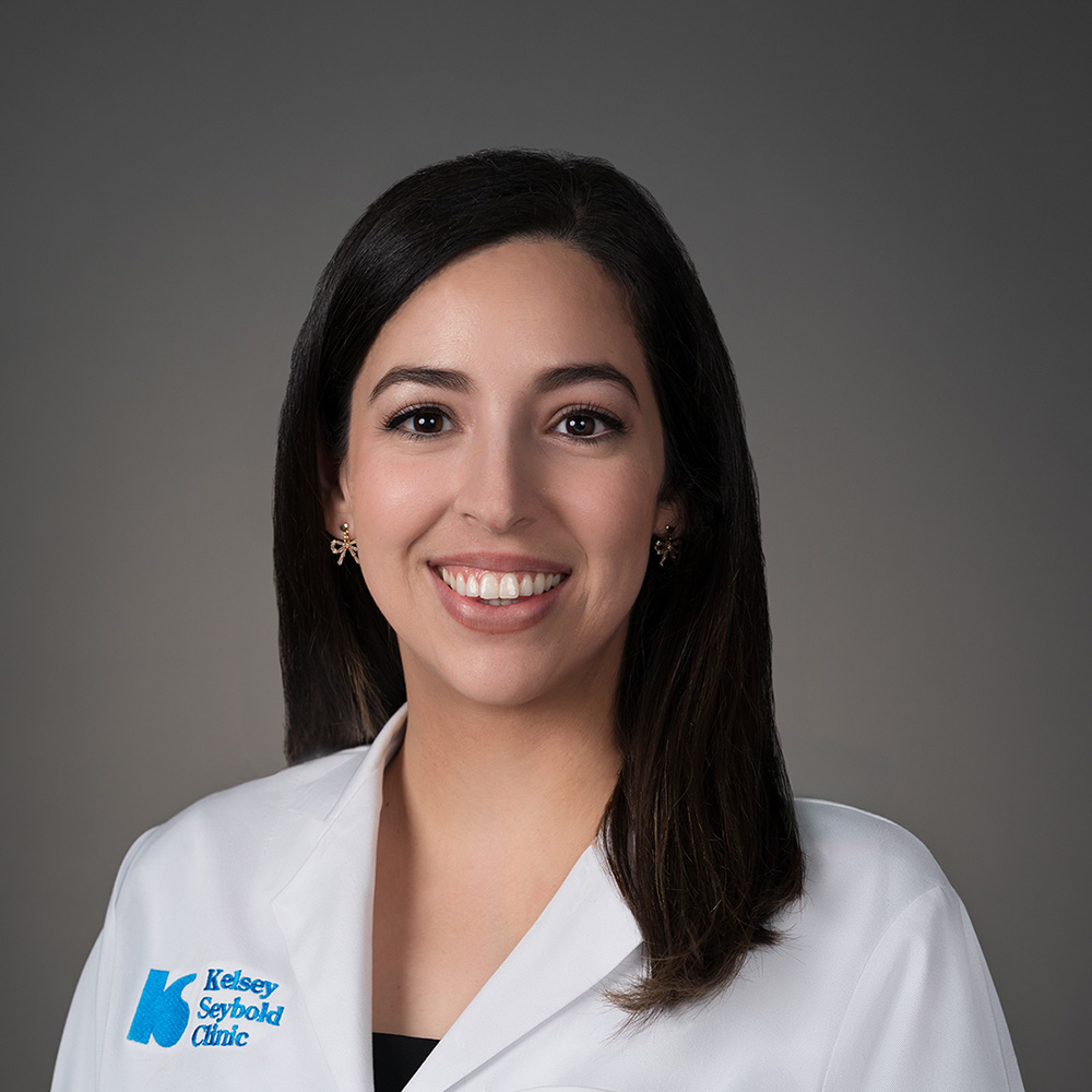 Elizabeth Maria Trujillo, OD practices Optometry in Houston and Webster