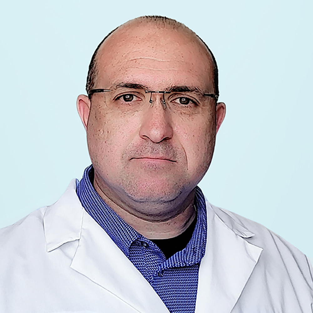 Daniel Murphy, MD practices Family Medicine and Sports Medicine in El Paso