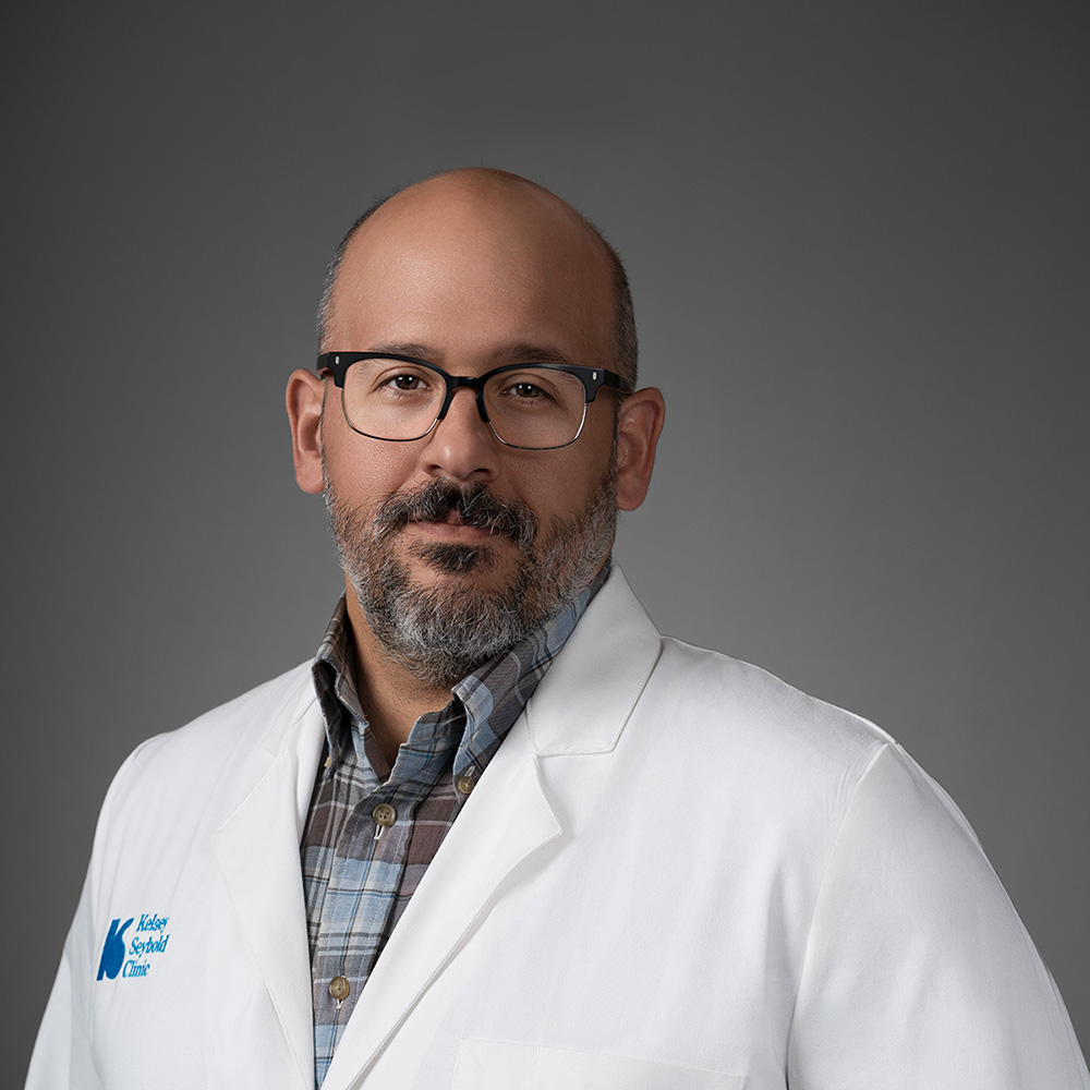 Rafael A. Fernandez Bohorquez, MD practices Internal Medicine in Houston