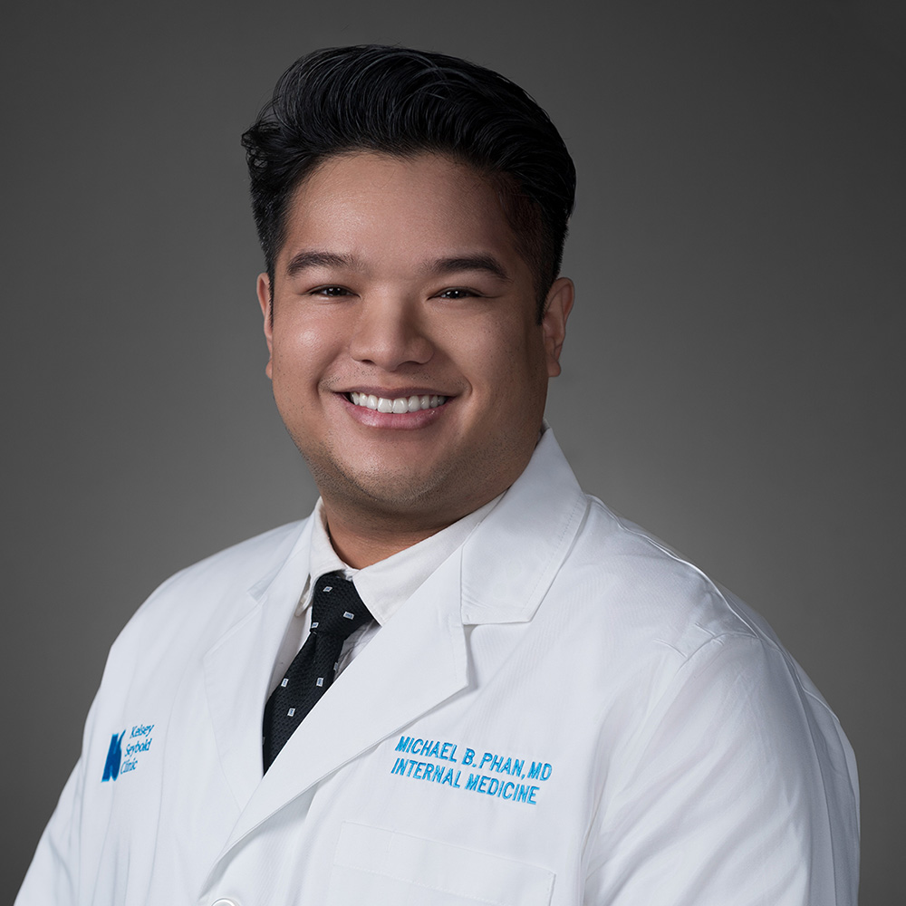 Michael Bao-Ngoc Phan, MD practices Internal Medicine in Pasadena