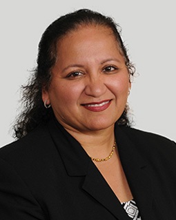 Aarti Lamba, MD practices Internal Medicine in Lakeland