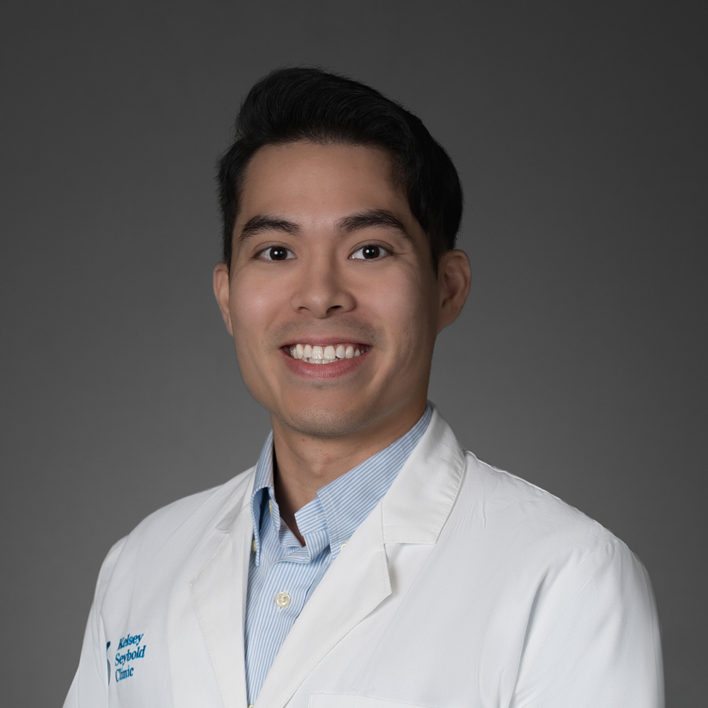 Hien The Pham, DO practices Internal Medicine in Houston