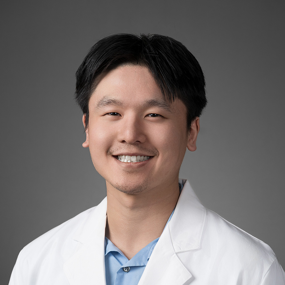 Alexander Yu, MD practices Hospitalist in Sugar Land