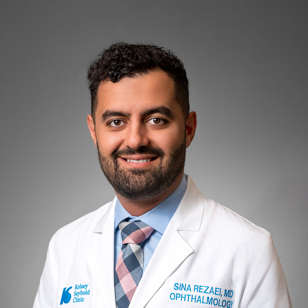 Sina Rezaei, MD practices Ophthalmology in Houston and Webster