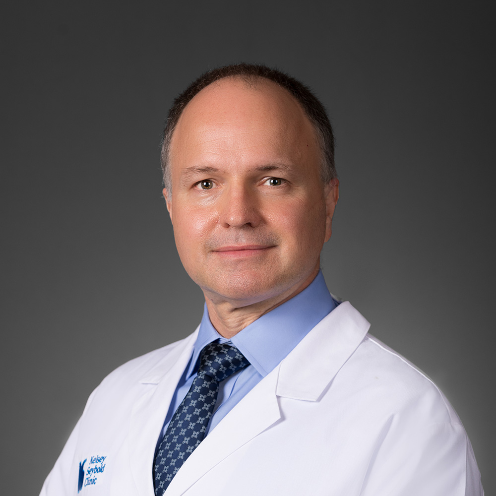 Robert E. Klinglesmith, Jr., MD practices Hospitalist in Houston