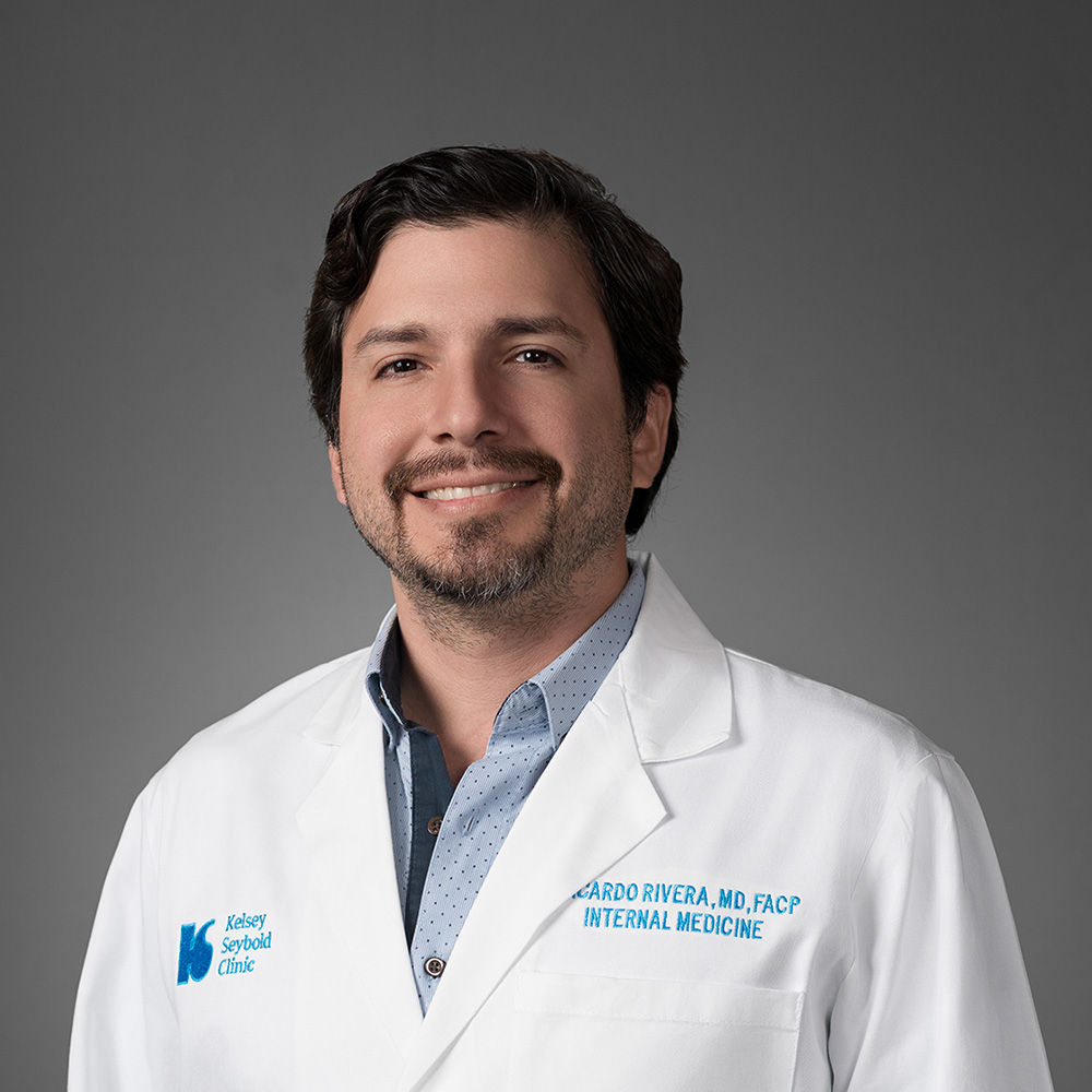Angel Ricardo Rivera Castro, MD practices Hospitalist in Webster