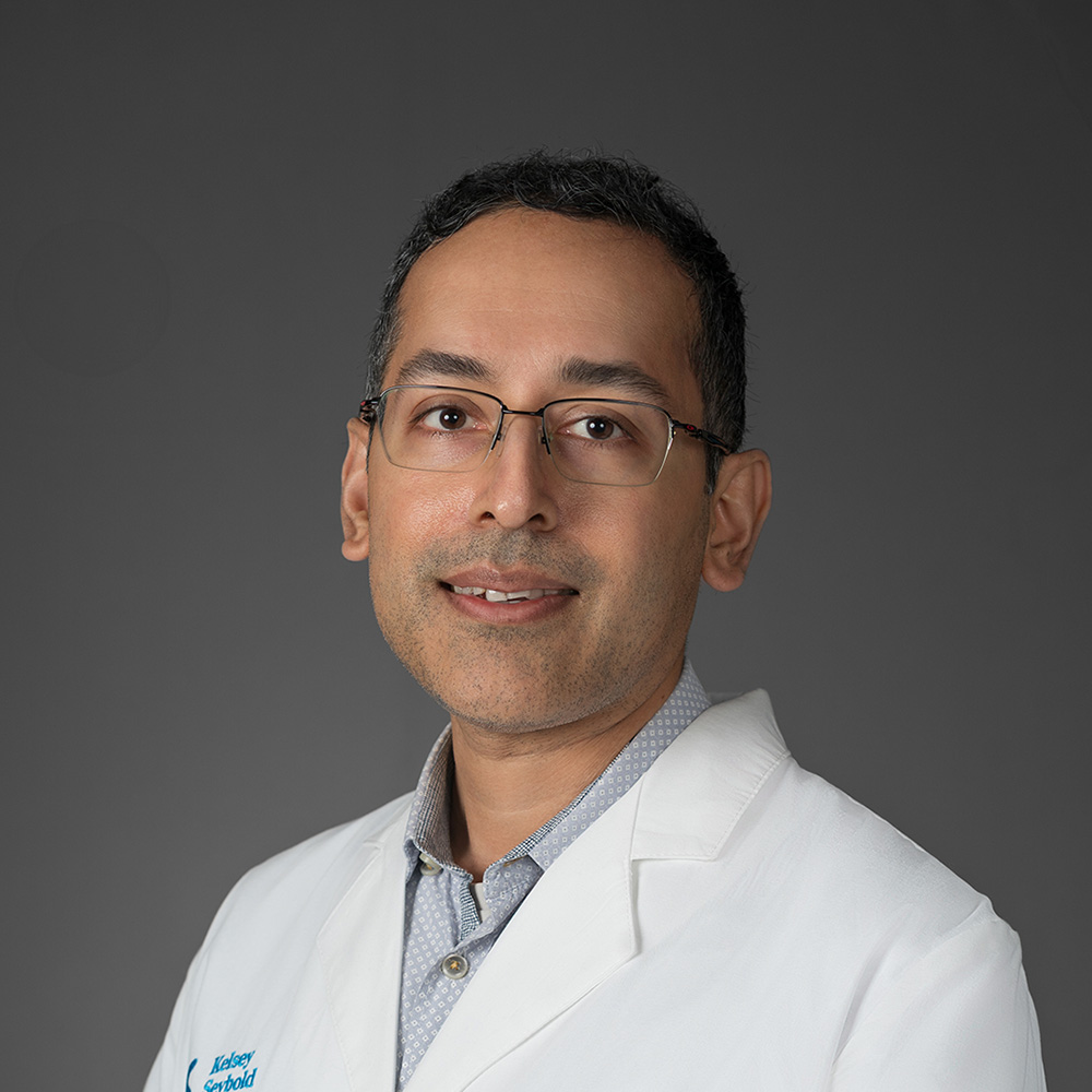 Minesh Desai, DO practices Internal Medicine in Houston and Pearland